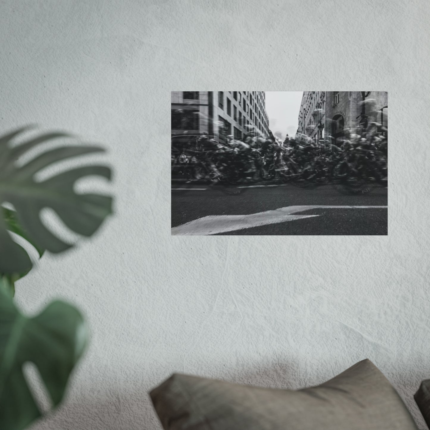 "Giro" - Urban Action Fine Art Posters, Black and White Wall Art, Home Decor for Cyclists, Modern Minimalist, Gift for Bikers